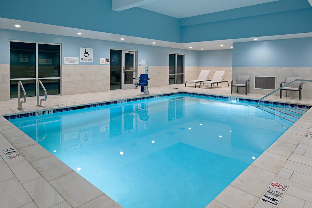 Holiday Inn Express and Suites Hollister by IHG - photo 29