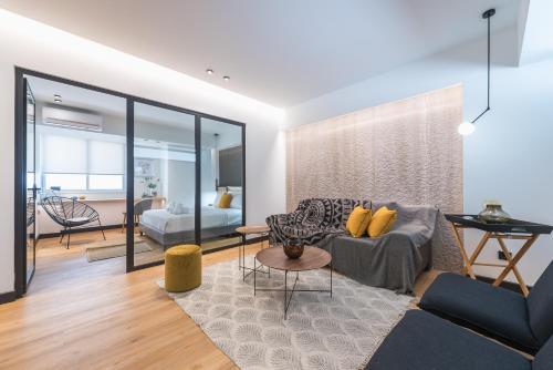 Brand New Ermou Veni Apartment — 4-Star Luxury Hotel in Athens, Greece