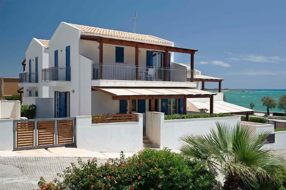 Dolce Mare 5 - carbon neutral hotel in Modica