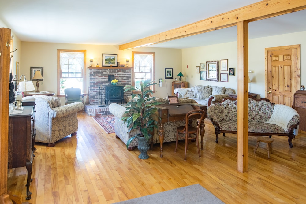 Kindred Spirits Inn & Cottages — Kensington — photo 2