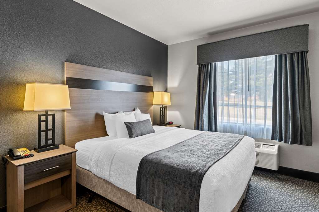 Best Western Sherwood Inn & Suites - photo 12
