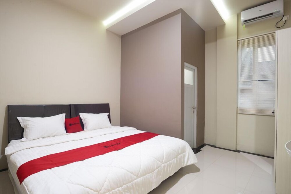 RedDoorz Syariah near IPB Dramaga Bogor — Bogor — photo 4