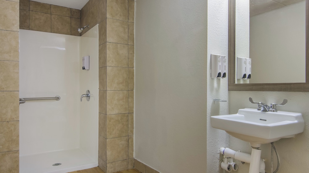 Red Roof Inn Chicago N Aurora Naperville - photo 19