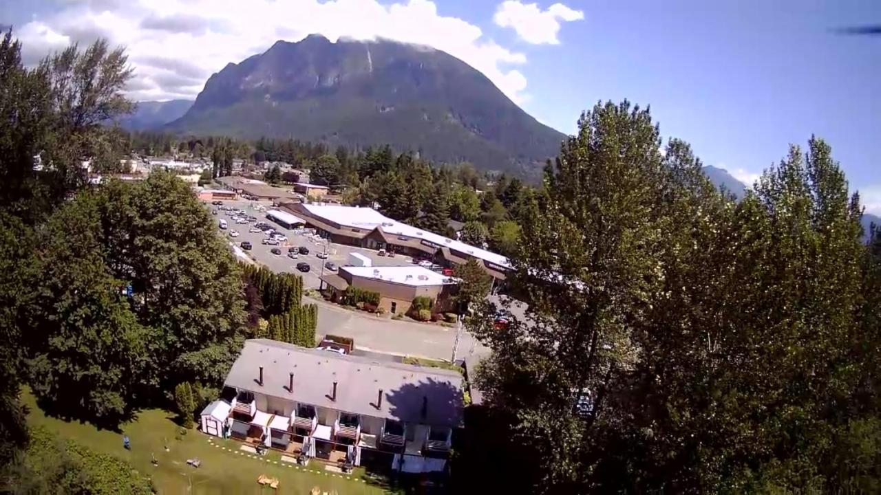 Moon River Suites #3 — North Bend — photo 5