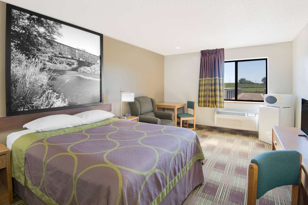 Super 8 by Wyndham Toledo - photo 10