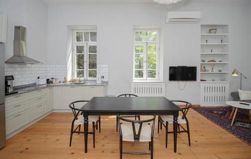 Tranquil 1BR Sololaki Apt By Wehost
