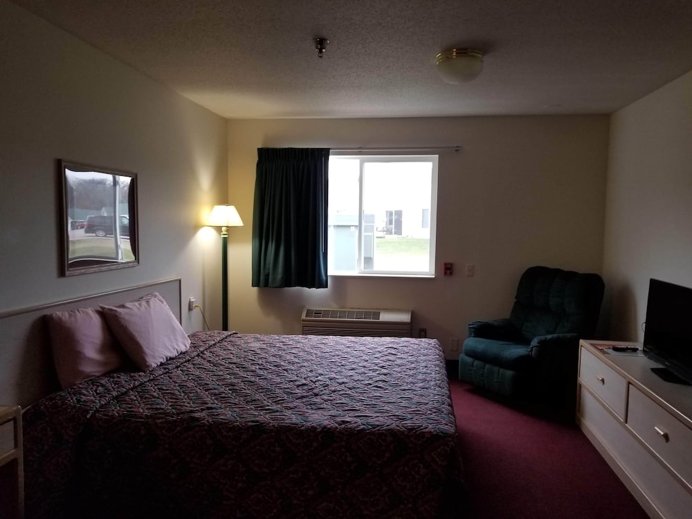 Bilmar Inn & Suites Dell Rapids Near Sioux Falls - photo 73