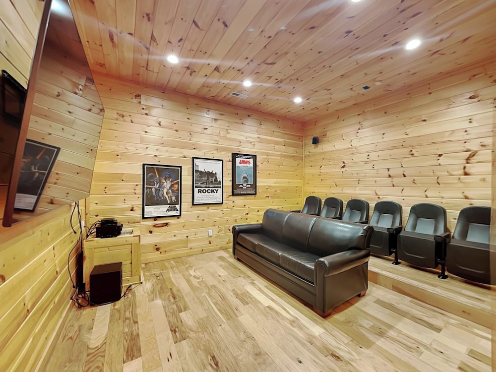 Gatlinburg Escape - carbon neutral hotel in Gatlinburg