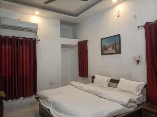 Hotel O by OYO Allahabad Property in Allahabad, India
