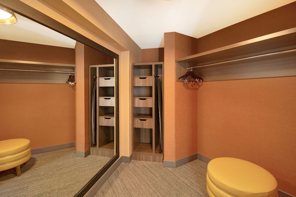 Hilton Garden Inn Terre Haute - photo 19