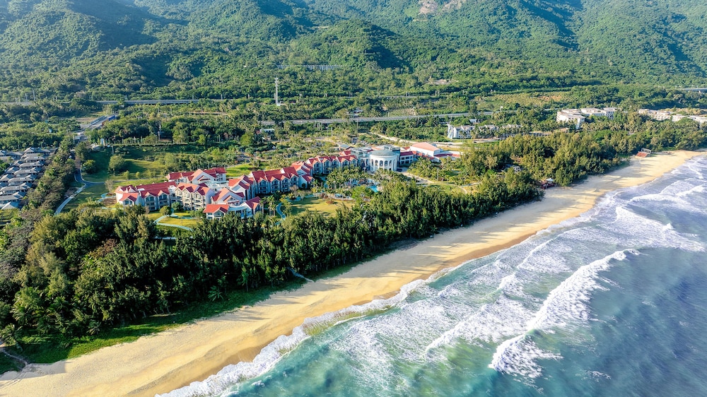 Holiday Inn Hainan Xiangshui Bay by IHG in Lingshui, People's Republic of China