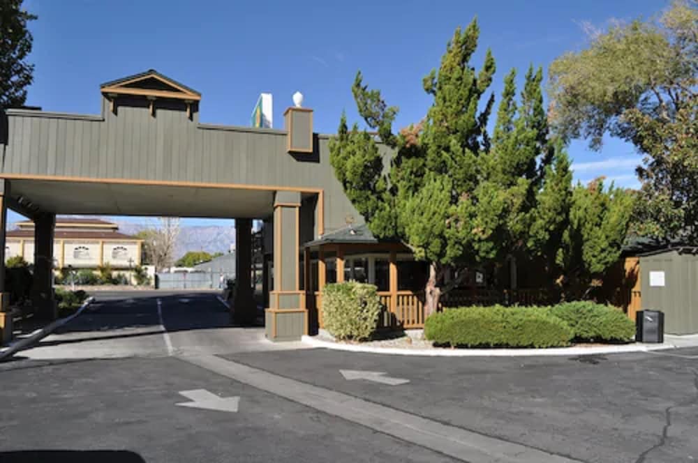 Vagabond Inn Bishop - photo 24