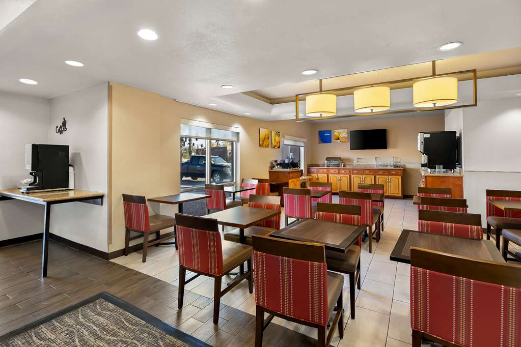 Comfort Inn & Suites near Kino Sports Complex - photo 26