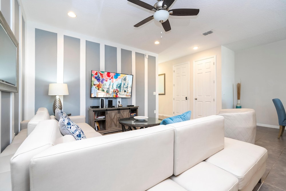 1543 CP Opulent 4BR Townhome: Private Pool Solara Resort - photo 12