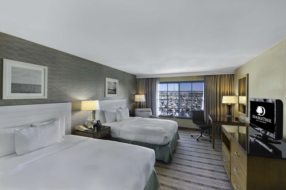 DoubleTree by Hilton San Pedro Port of Los Angeles - photo 14