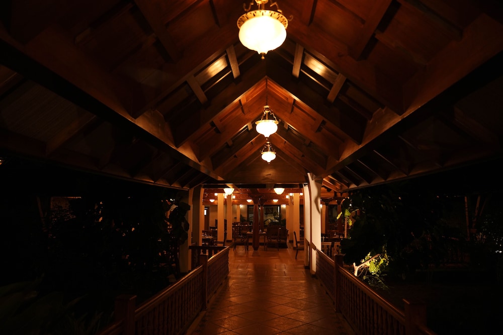 Gokulam Grand Resort & Spa Kumarakom — Kottayam — photo 2
