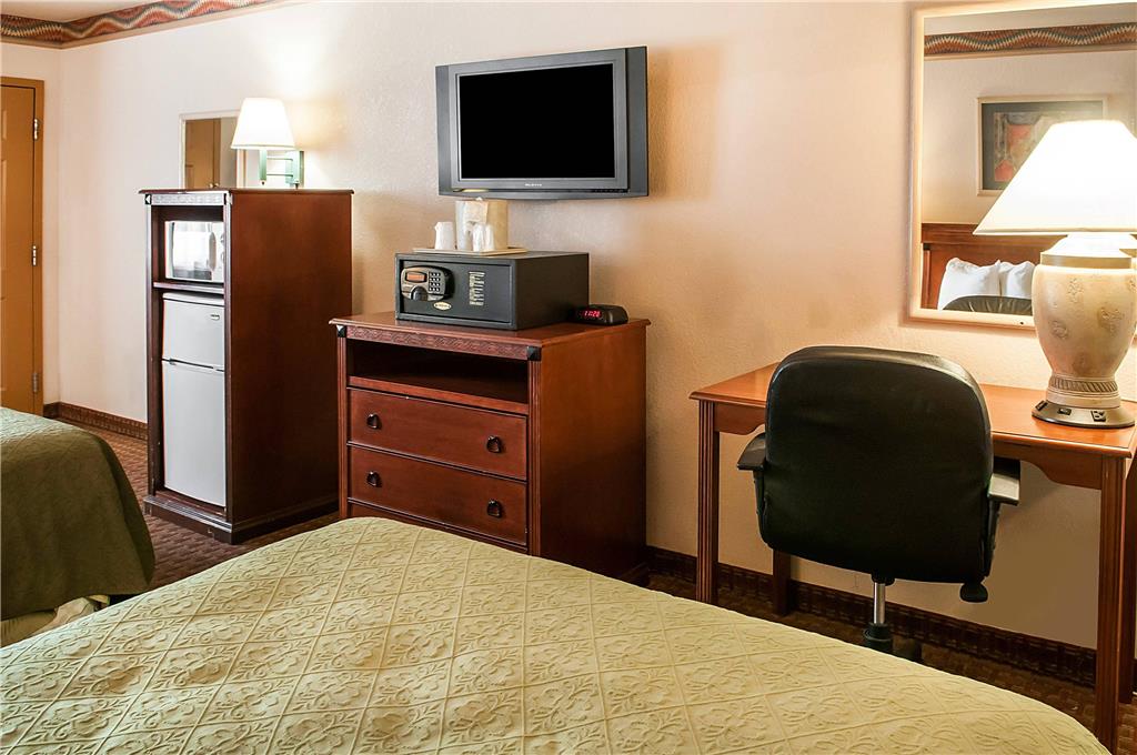 Quality Inn & Suites Las Cruces University Area - photo 12
