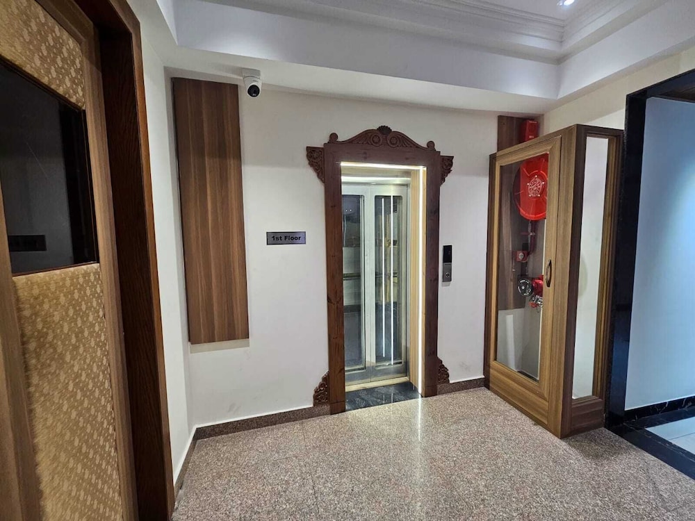 Shree Shivya Namahstubhyam Hotel — Varanasi