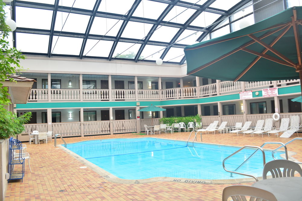Elk Grove Hotel — hotel in Elk Grove Village
