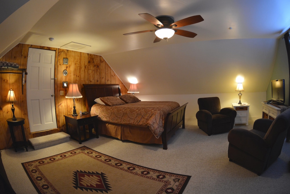 Hyde Away Inn - photo 5