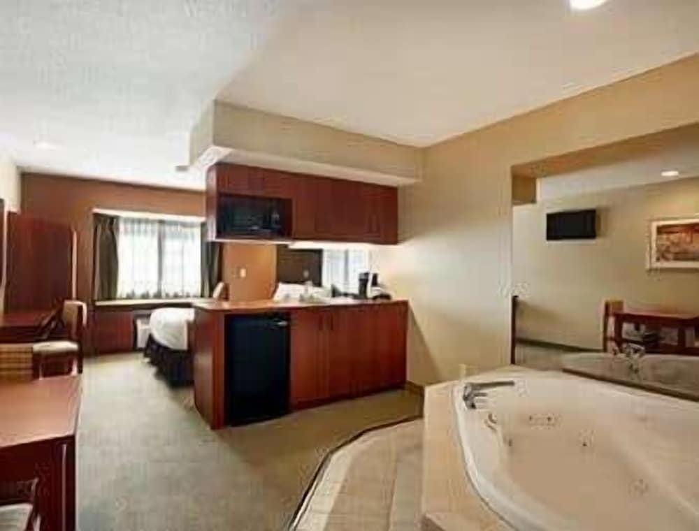 Microtel Inn & Suites by Wyndham Dover - photo 24