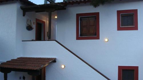 Captain George’s Apartments — Patitirion — photo 3