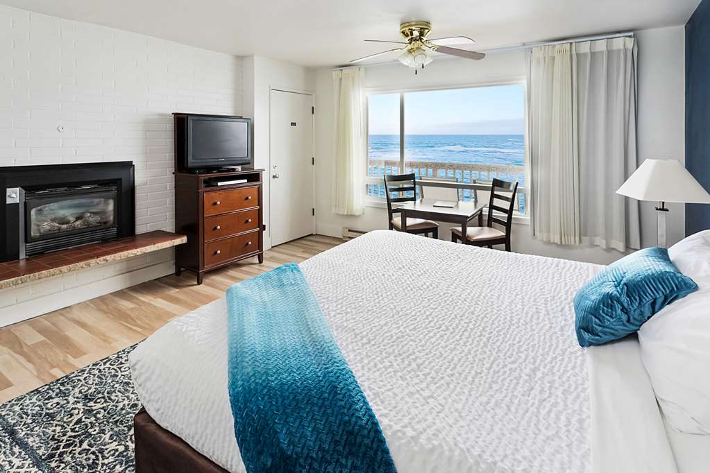 Clarion Inn Surfrider Resort - photo 15