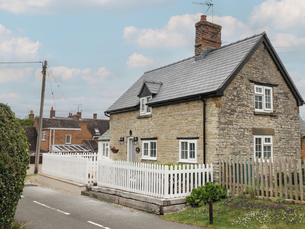 The Cottage — 4-Star Luxury Hotel in Stratford-Upon-Avon, United Kingdom
