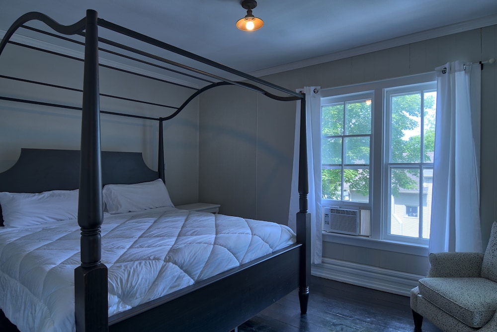Charlevoix House - photo 13