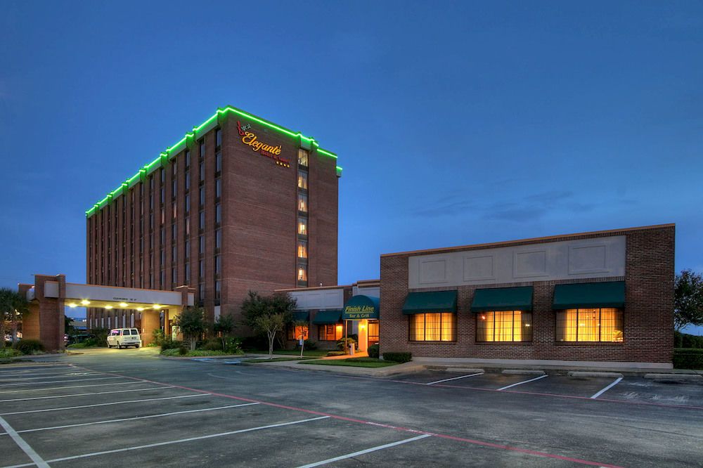 MCM Elegante Hotel and Suites - photo 4