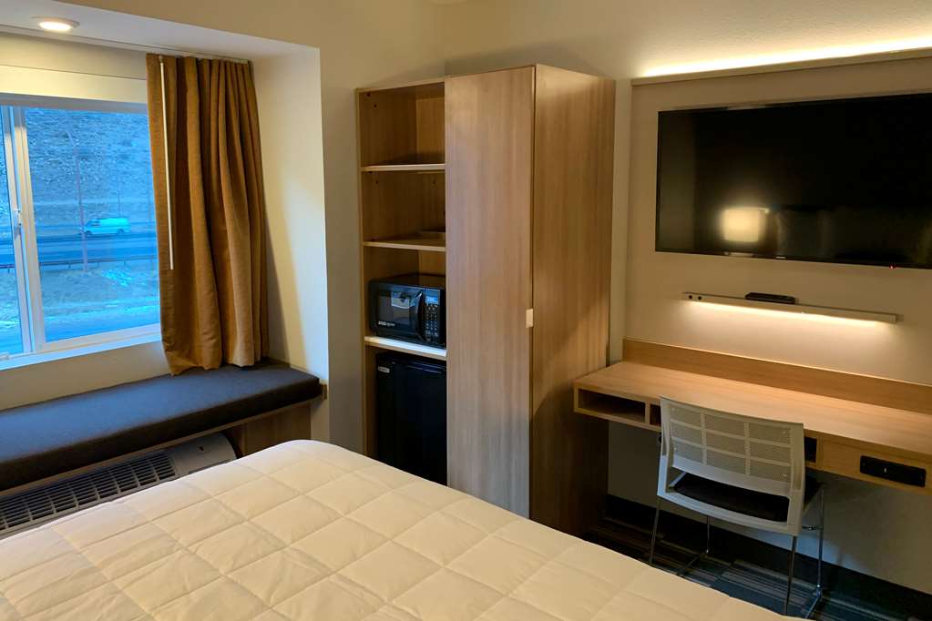 Microtel Inn & Suites by Wyndham Georgetown Lake - photo 13