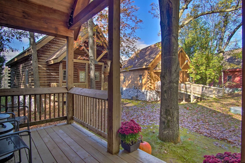 Rustic Rothbury Cabin with Resort Amenity Access - photo 23