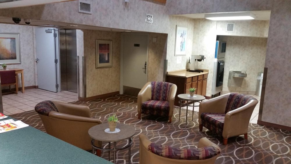 Plano Inn & Suites - photo 28