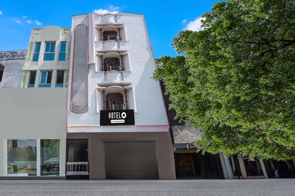 Super Hotel O Chowrasta Near Congress Bhavan in Warangal, India