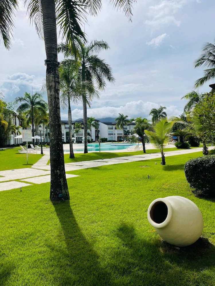 Riviera Azul 2 Hab con vista a la Piscina cash only or paypal — 4-Star Luxury Hotel in Puerto Plata, Dominican Republic