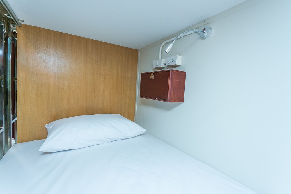 AlphaBed Hostel Bangkok