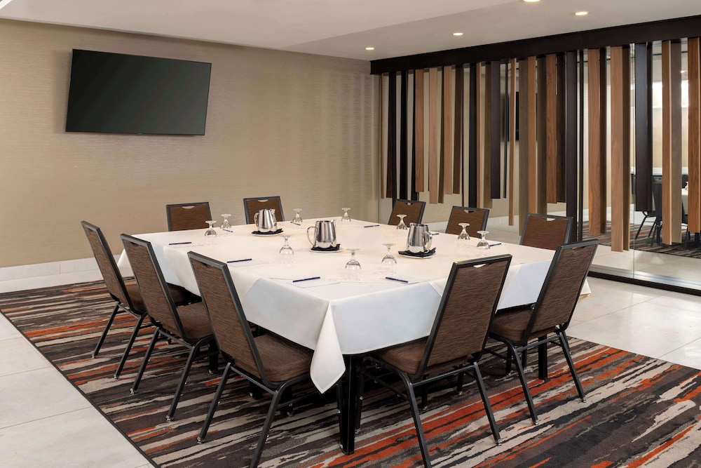 DoubleTree by Hilton Hotel San Bernardino - photo 33