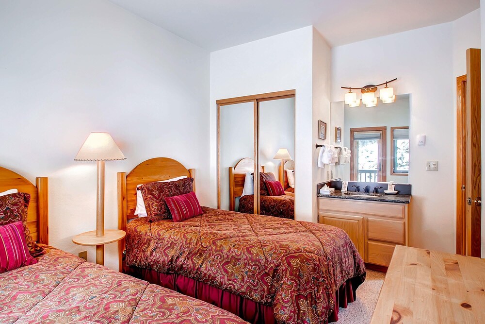 Mountaineer Townhomes #M1 By Peak Property Management - photo 3
