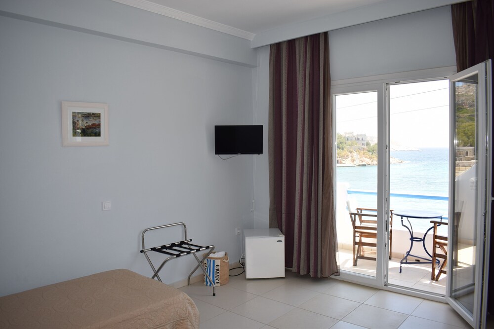 Vari Beach Hotel — Vari — photo 4
