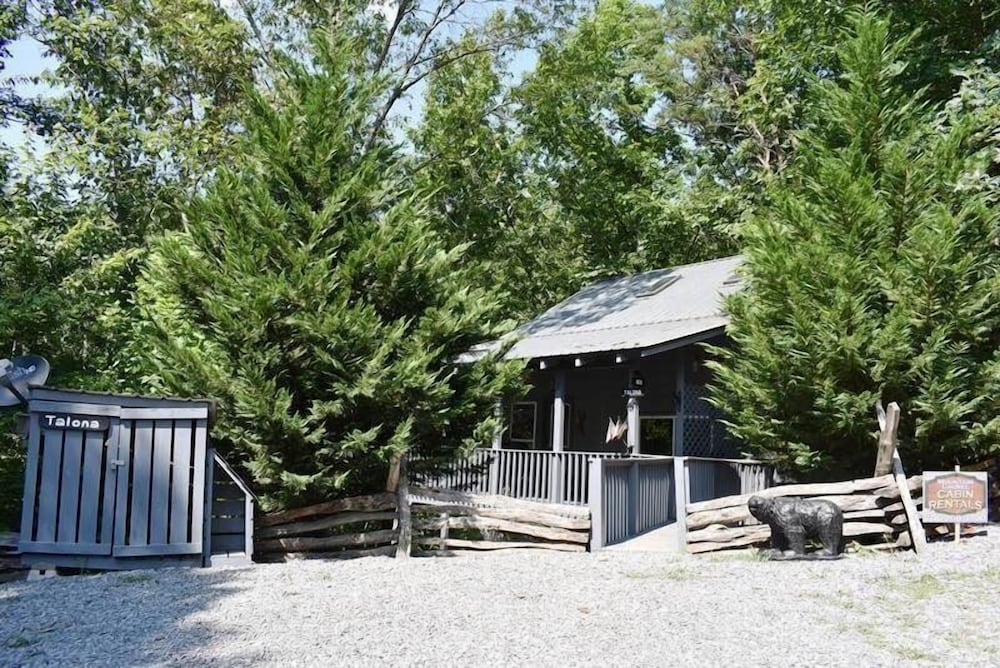 Talona - carbon neutral hotel in Blue Ridge
