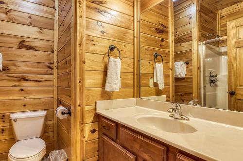 Lazy Bear Lodge Hot Tub Resort Pool WIFI 1089 FREE tickets each paid day Dollywood and More - photo 23