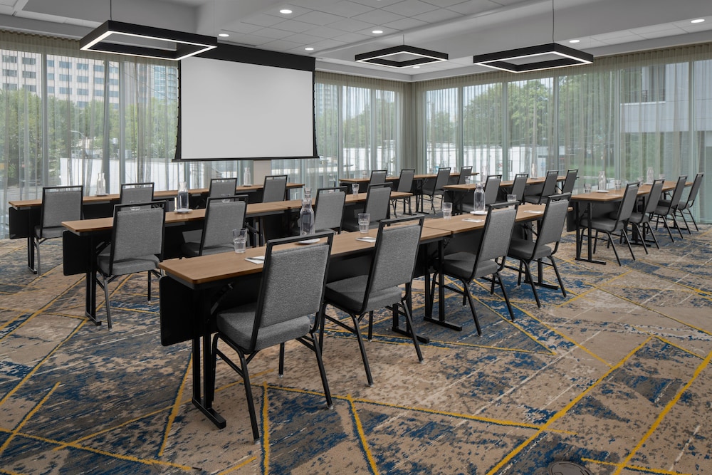 Homewood Suites by Hilton Charlotte Uptown First Ward - photo 47