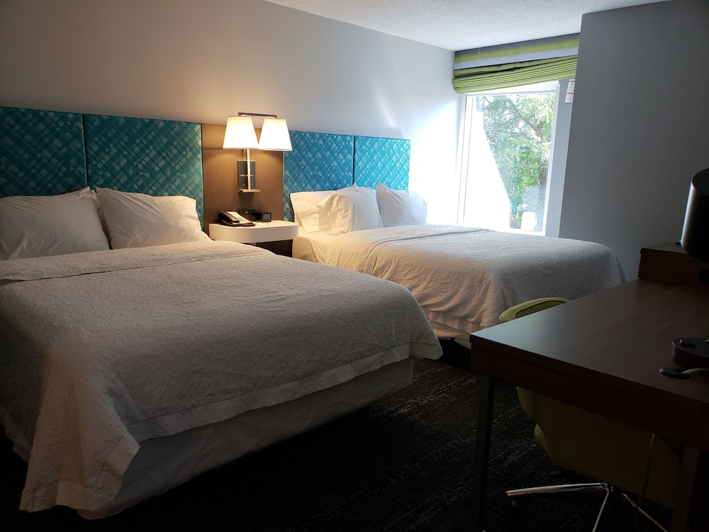 Hampton Inn & Suites Newtown - photo 51