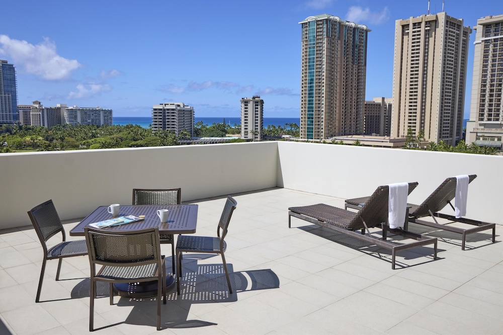 DoubleTree by Hilton Hotel Alana Waikiki Beach - photo 43