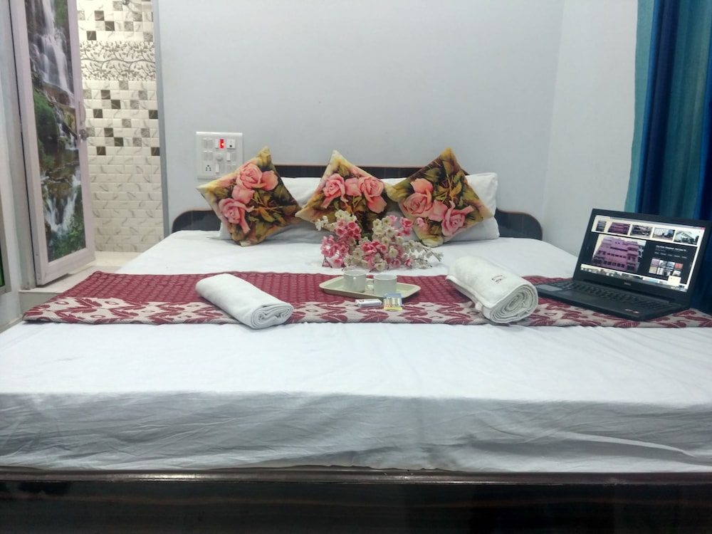City Hotel — hotel in Allahabad