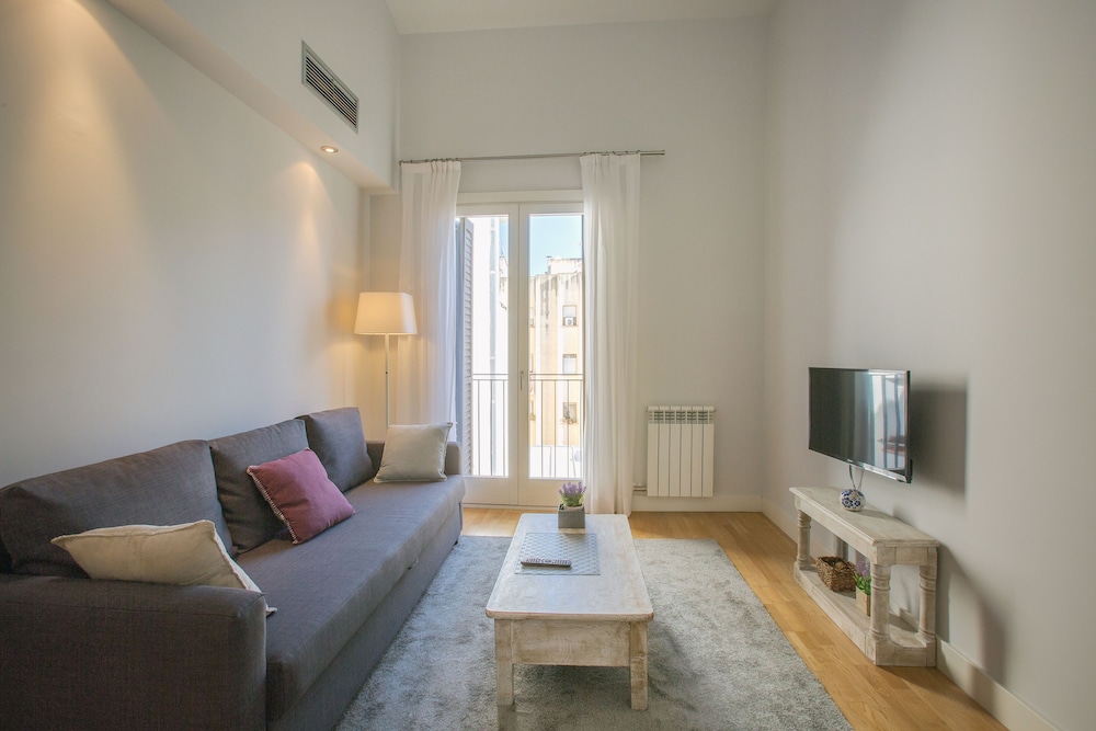 Flateli Nord — 4-Star Luxury Hotel in Girona, Spain