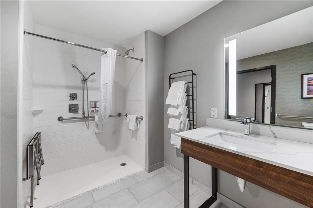 La Quinta Inn & Suites by Wyndham La Habra - photo 75