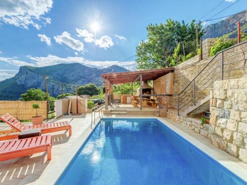 Villa in Solin with Private Pool and Garden — 4-Star Luxury Hotel in Solin, Croatia