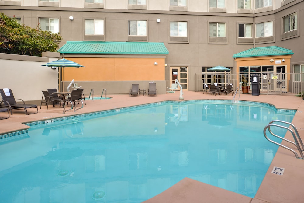 Holiday Inn Express & Suites Elk Grove Central Hwy 99 by IHG - photo 28
