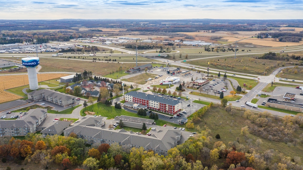 Holiday Inn Express Hotel & Suites St. Cloud by IHG - photo 63